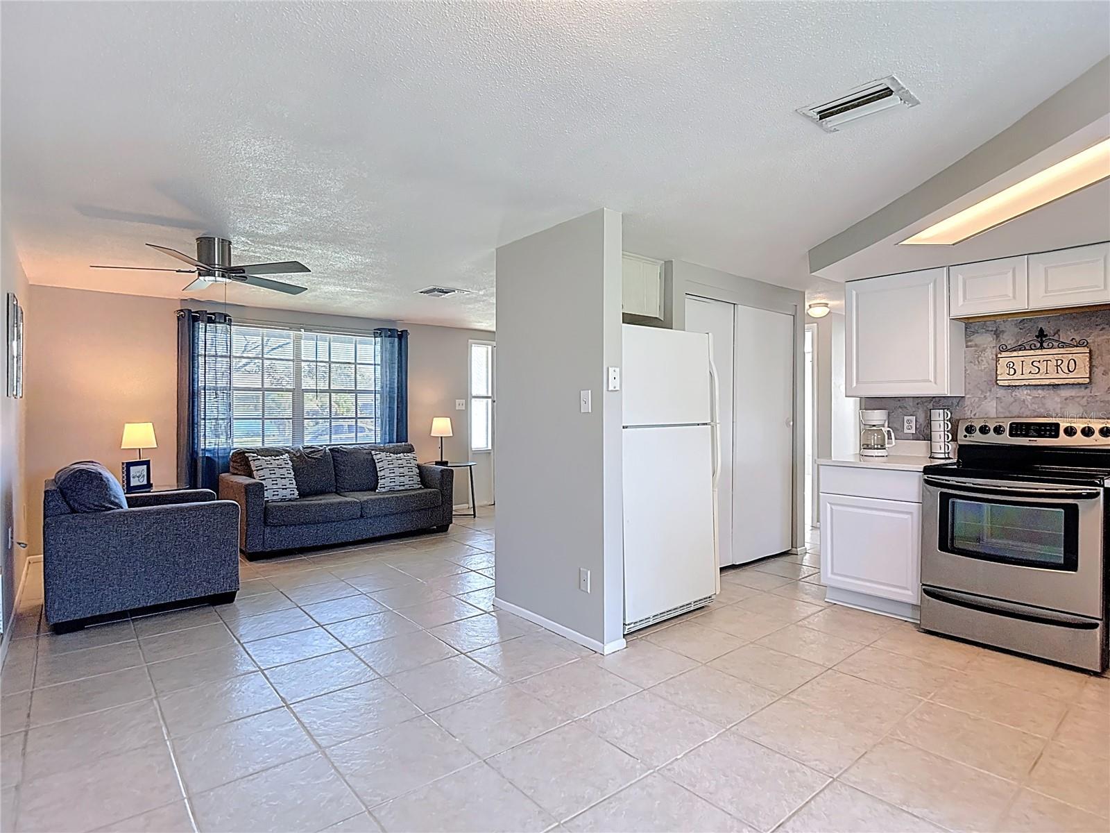 Listing photo id 5 for 3426 Pinon Dr