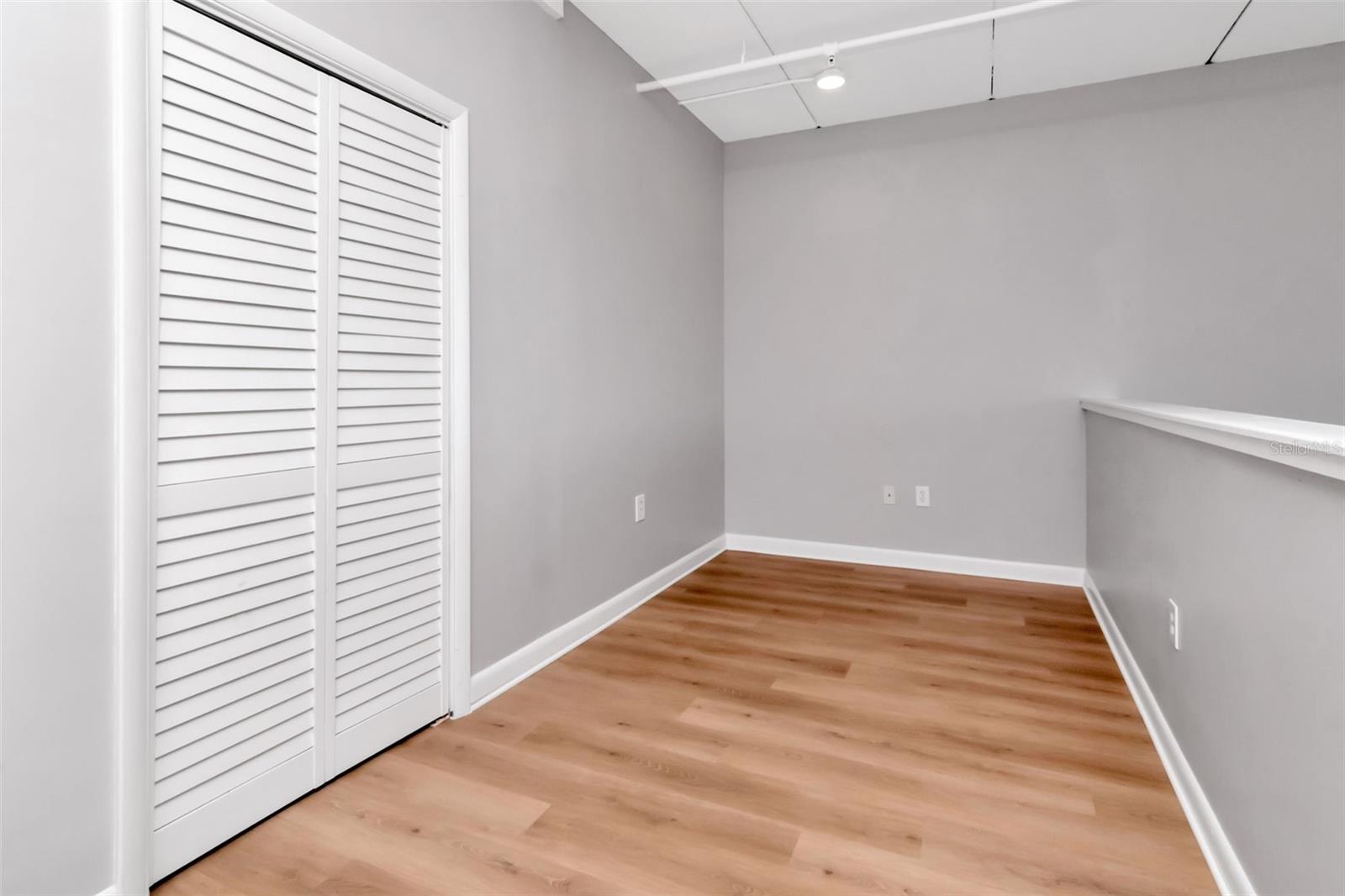 Image 13 of 33 For 1621 4th Avenue 202