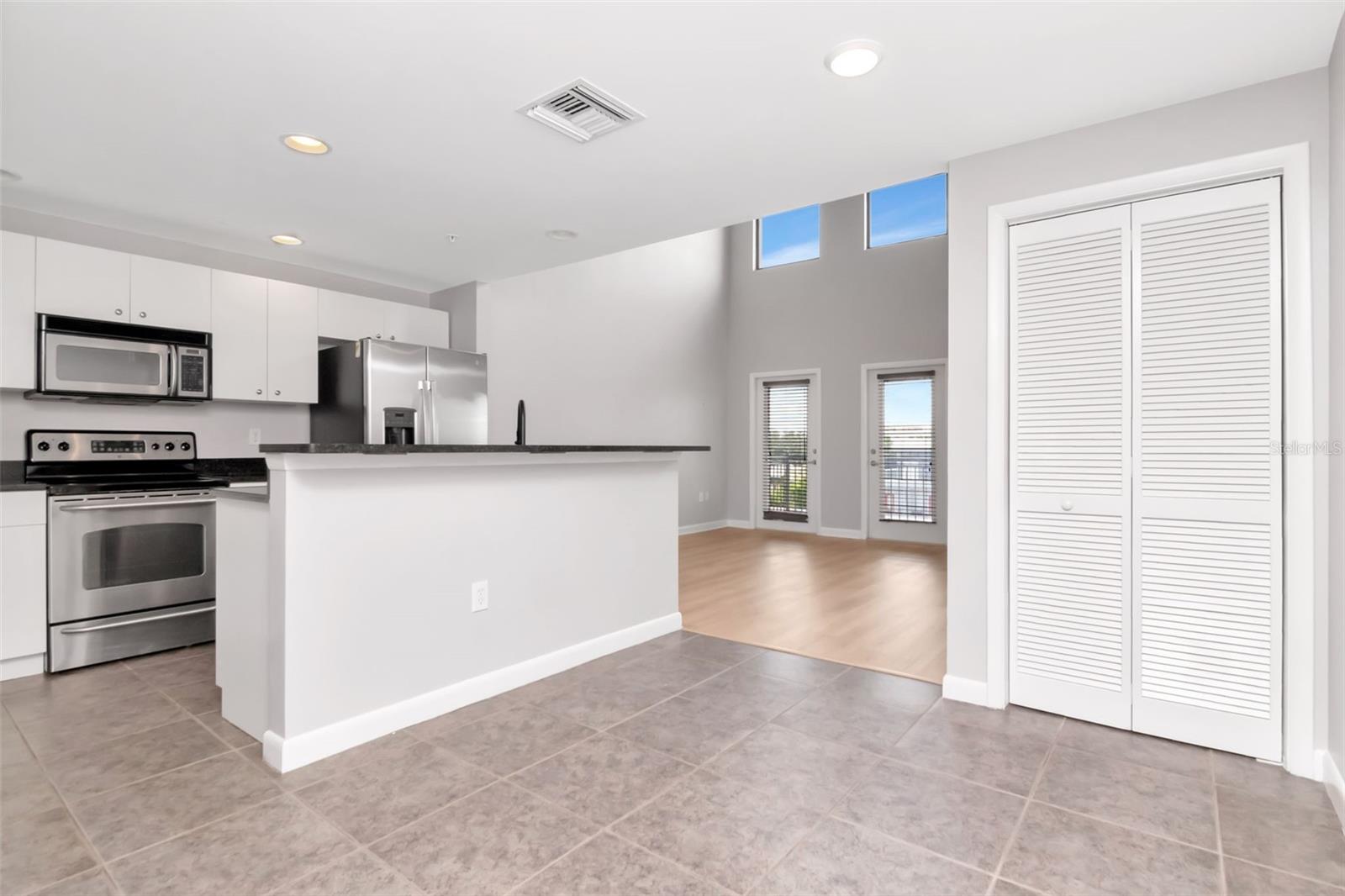Image 2 of 33 For 1621 4th Avenue 202