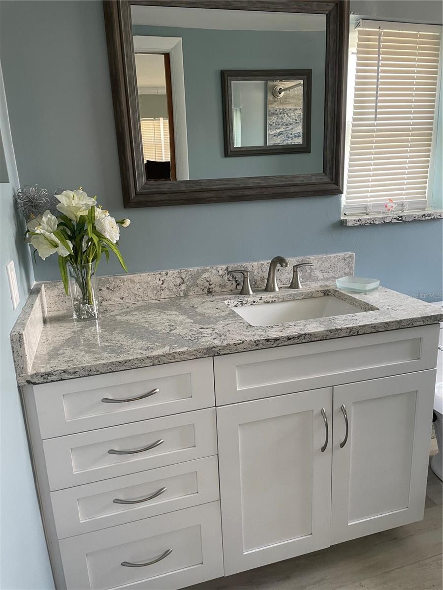 Image 15 of 28 For 405 4th Avenue N