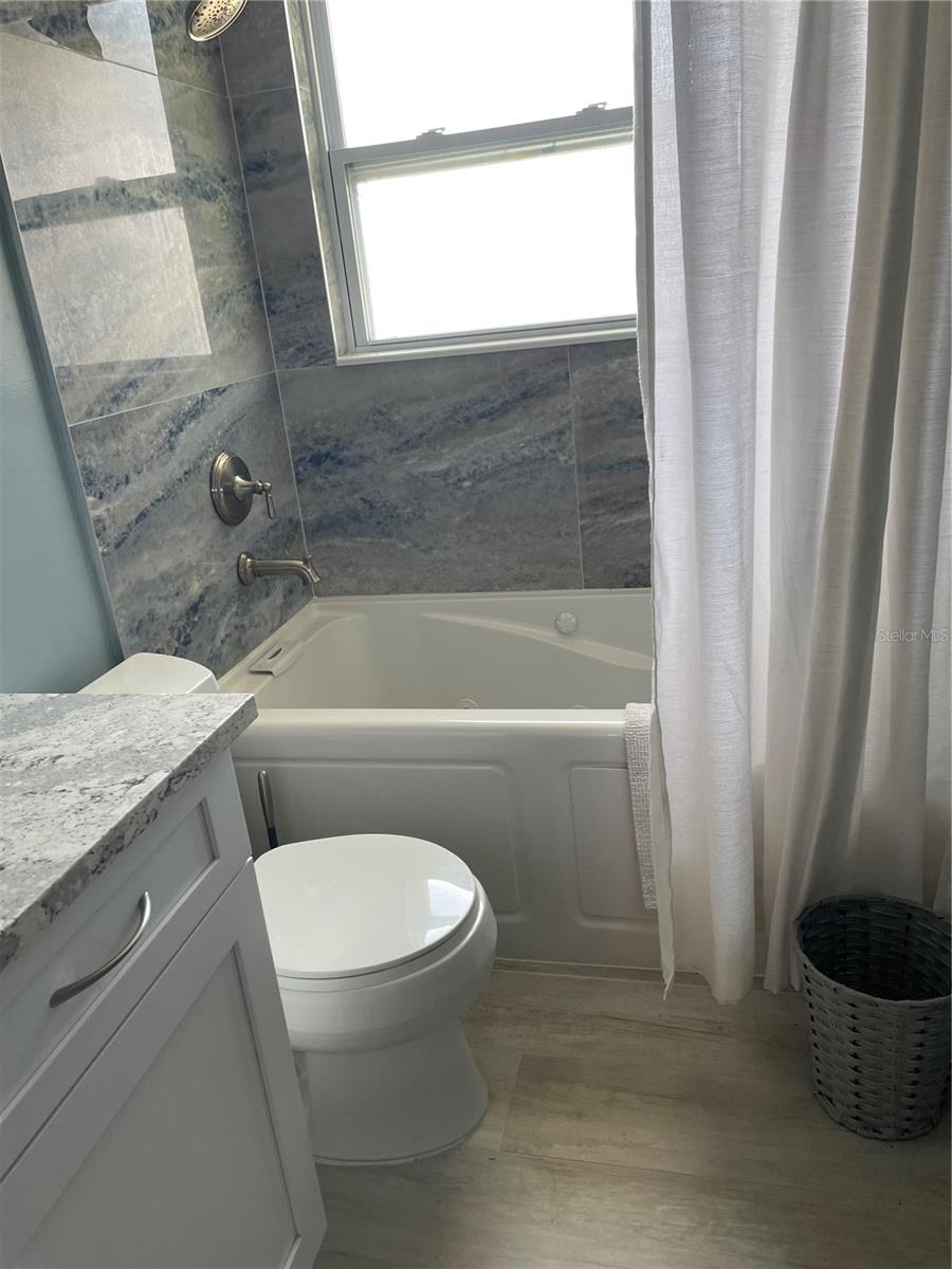 Image 21 of 28 For 405 4th Avenue N