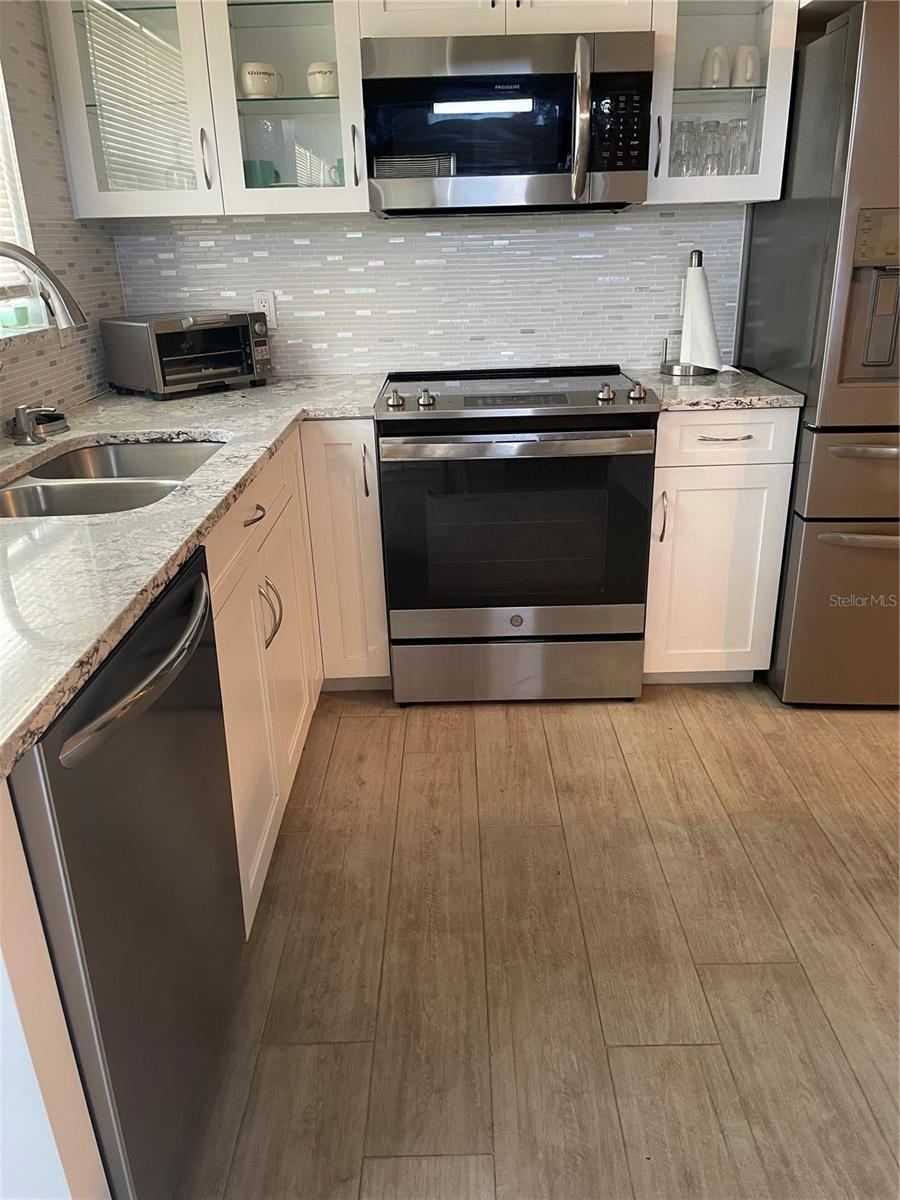 Image 6 of 28 For 405 4th Avenue N
