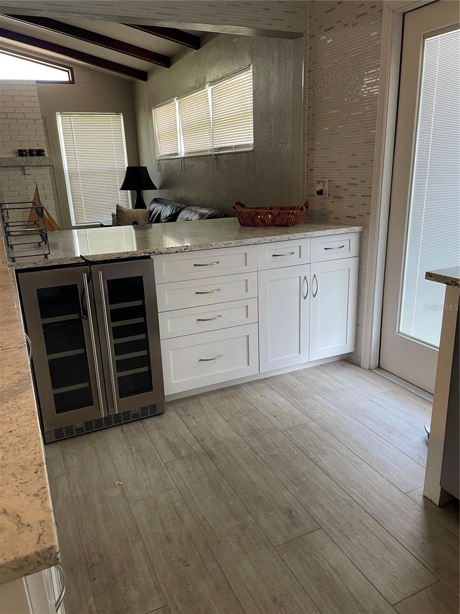 Image 7 of 28 For 405 4th Avenue N