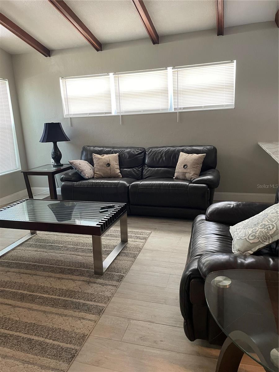 Image 8 of 28 For 405 4th Avenue N