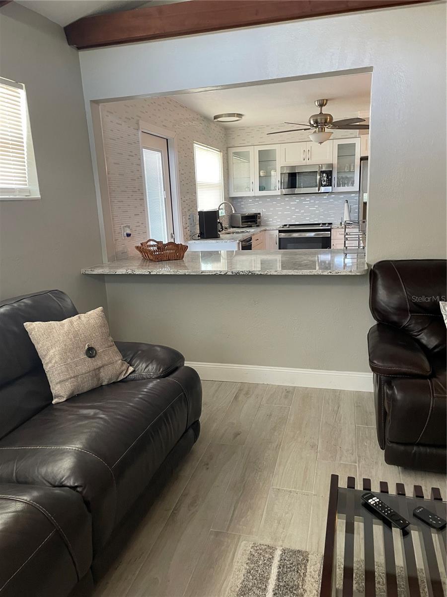 Image 9 of 28 For 405 4th Avenue N