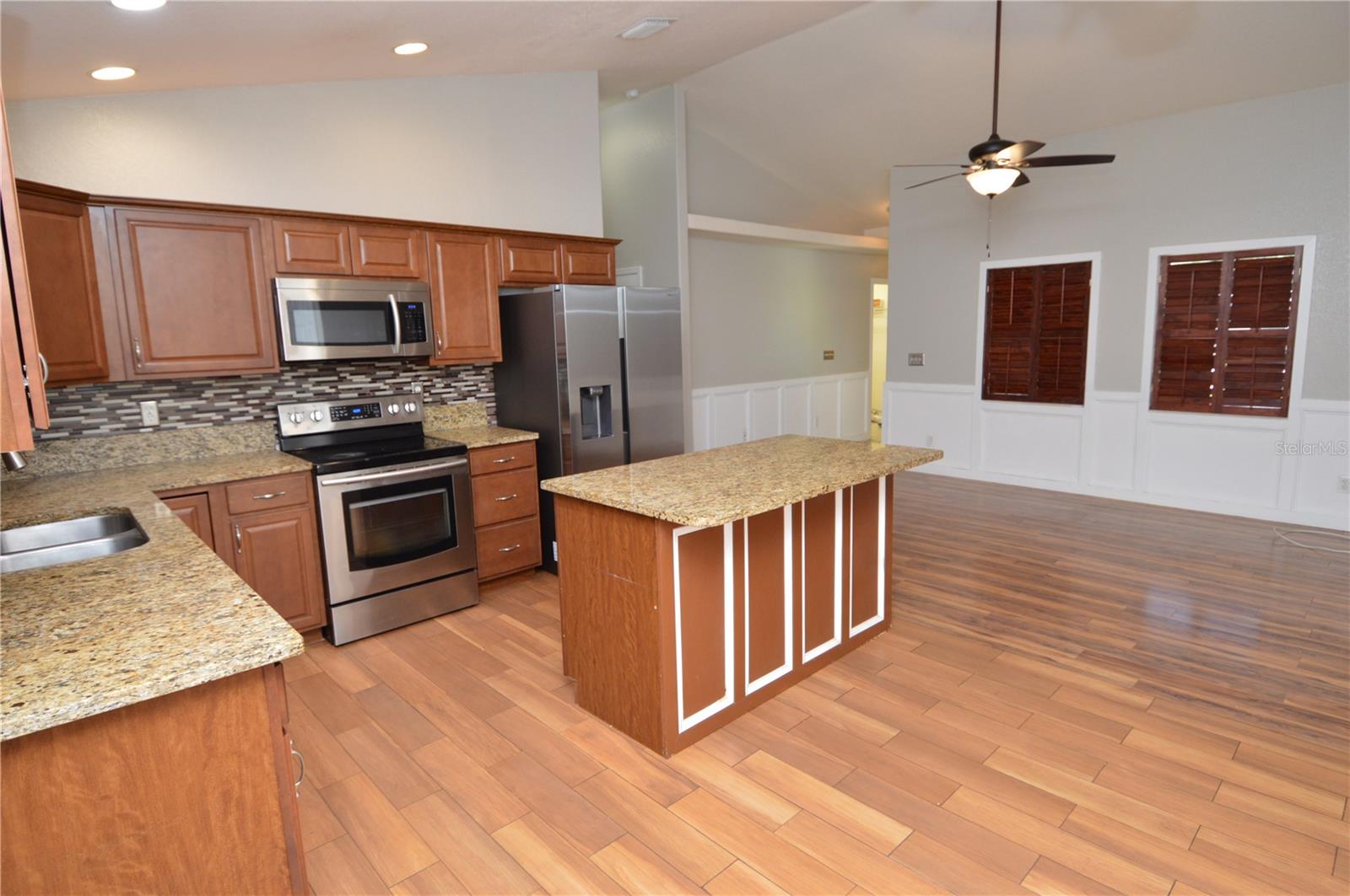 Image 20 of 79 For 10248 107th Avenue N