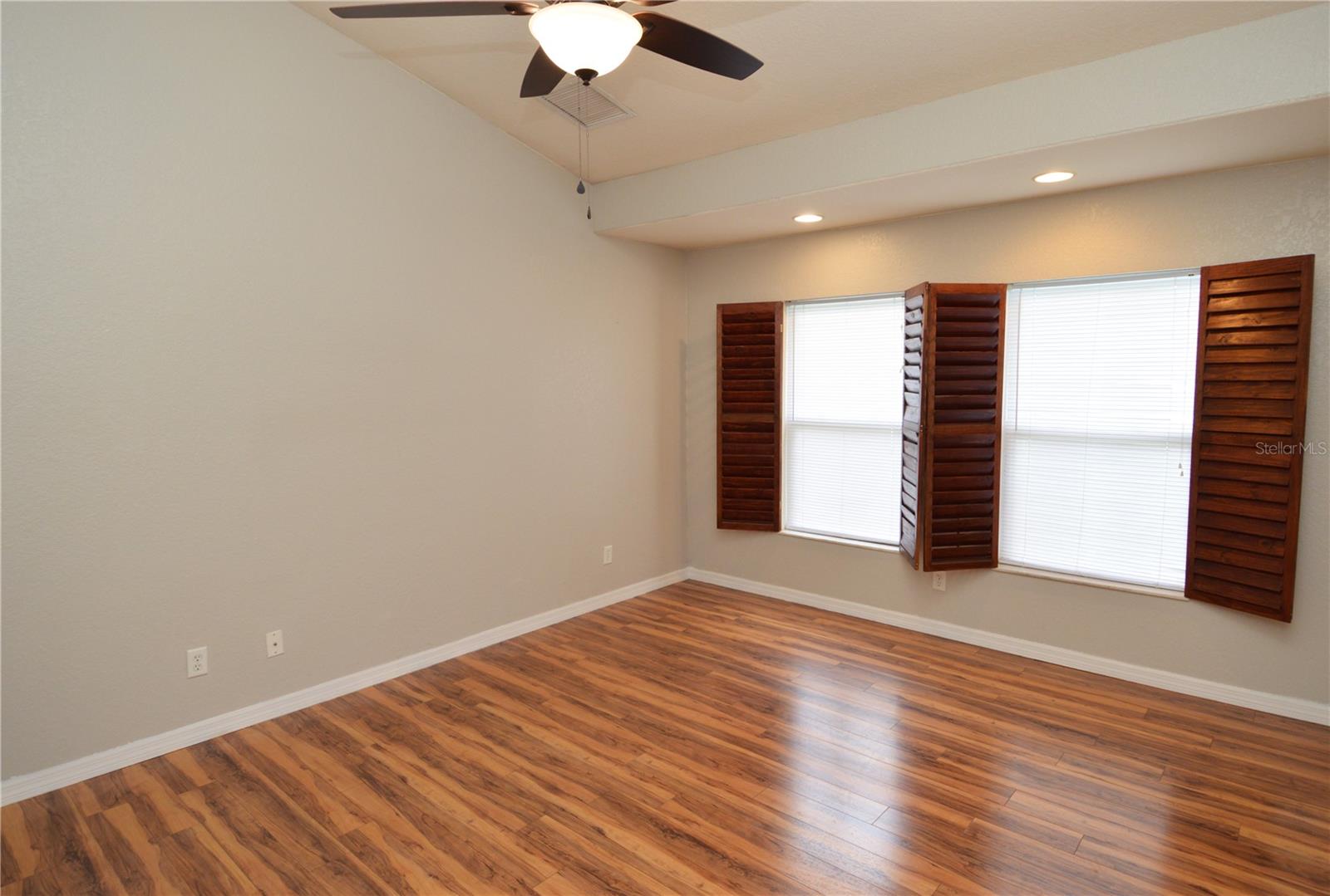 Image 22 of 79 For 10248 107th Avenue N
