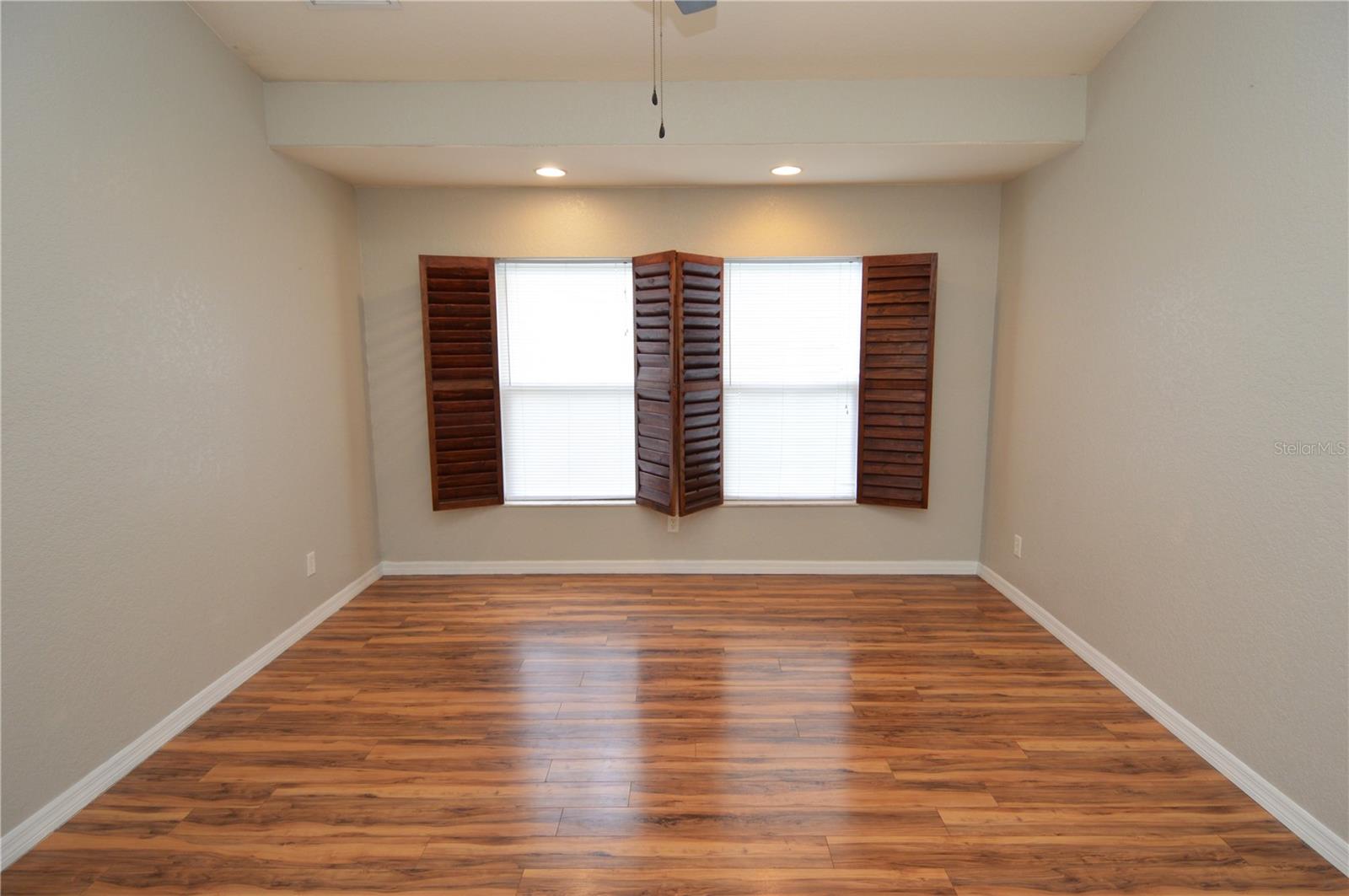 Image 23 of 79 For 10248 107th Avenue N