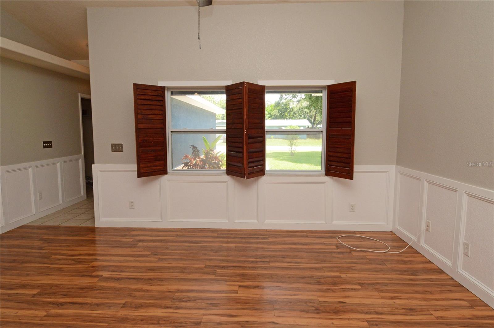 Image 6 of 79 For 10248 107th Avenue N