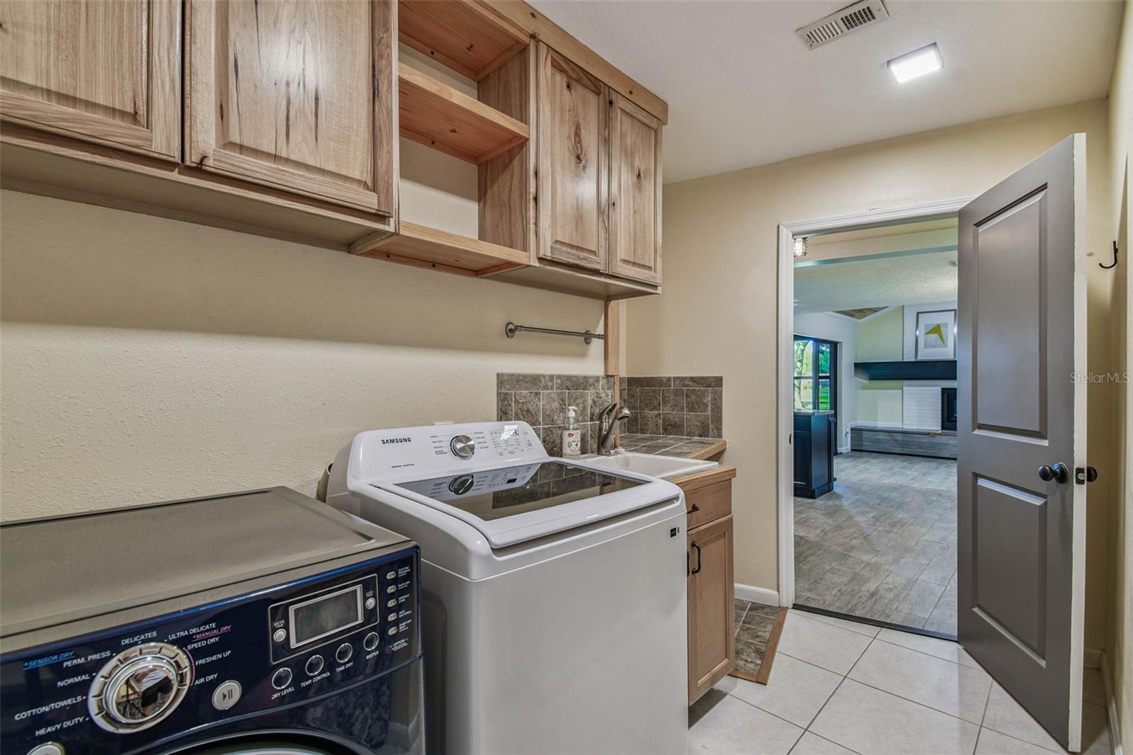 Image 42 of 80 For 5319 Saddlebrook Way