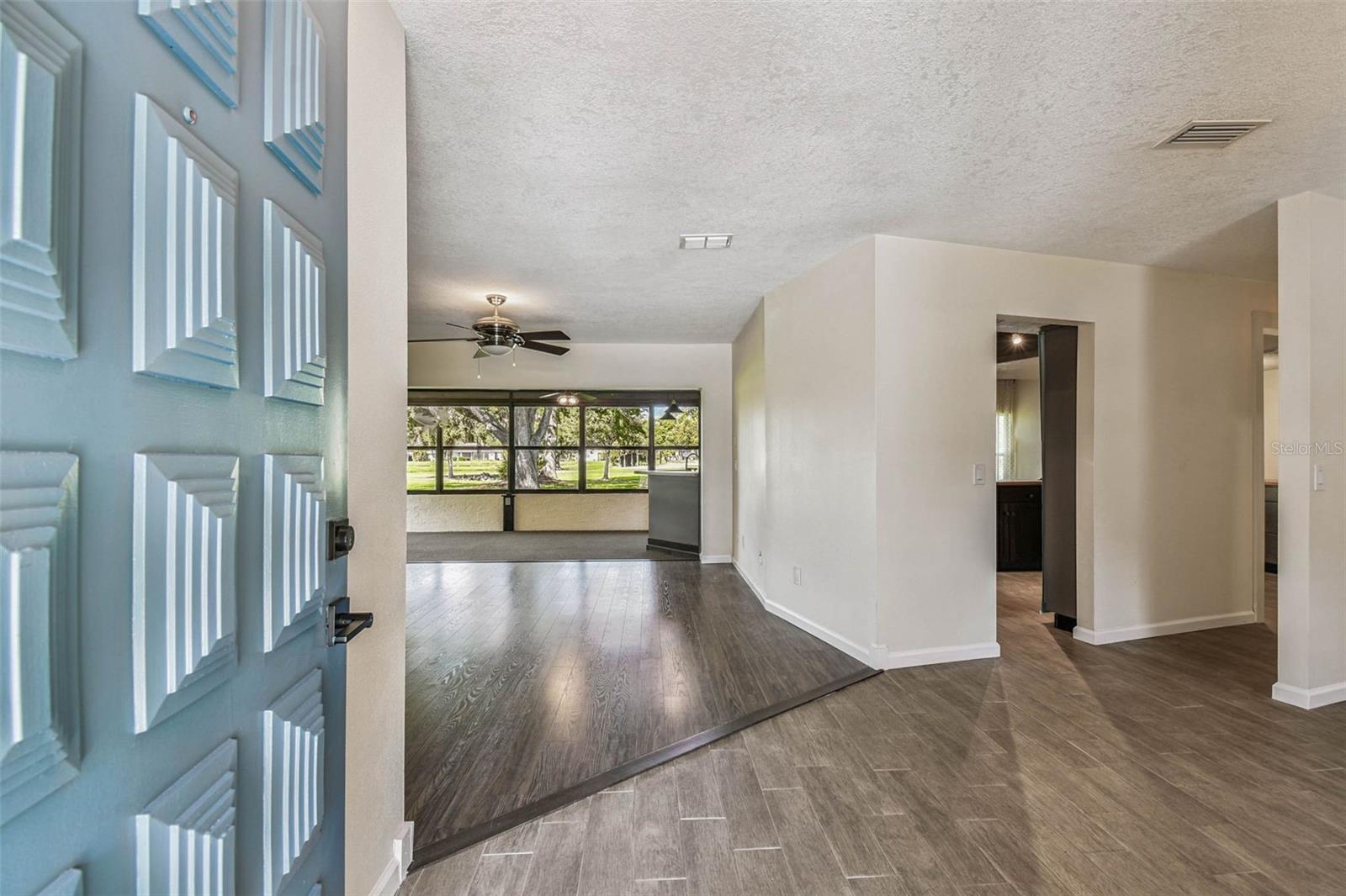 Image 7 of 80 For 5319 Saddlebrook Way