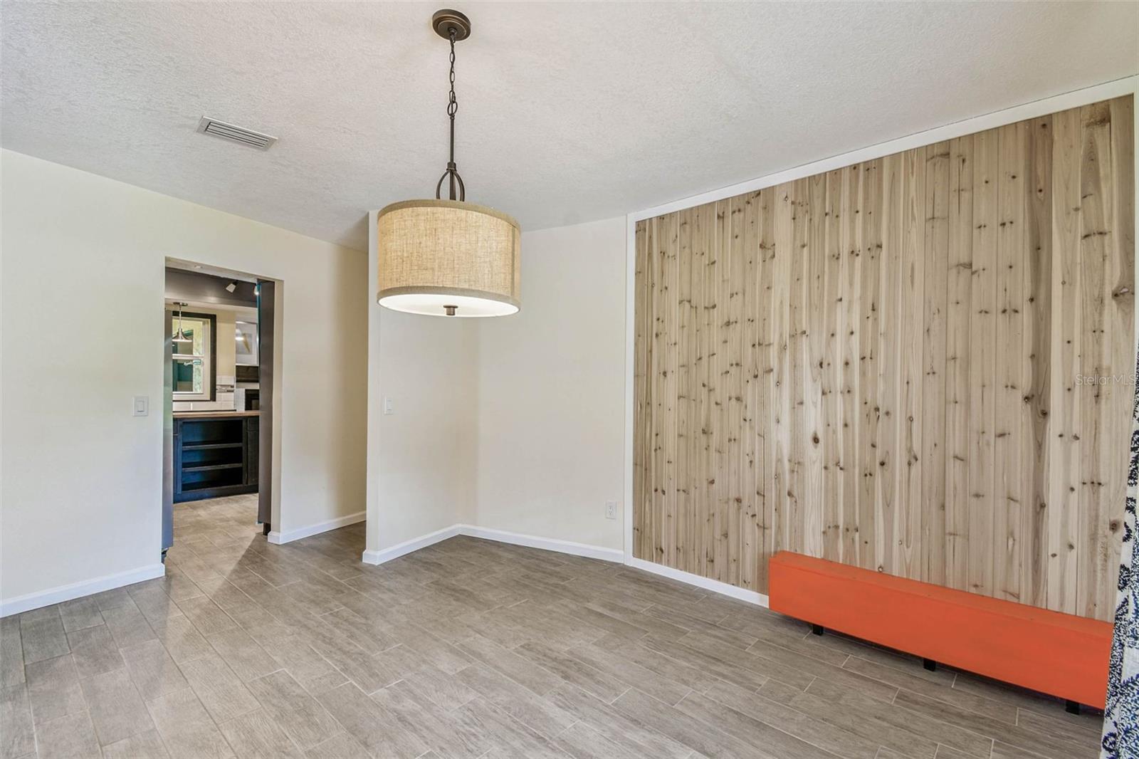 Image 9 of 80 For 5319 Saddlebrook Way