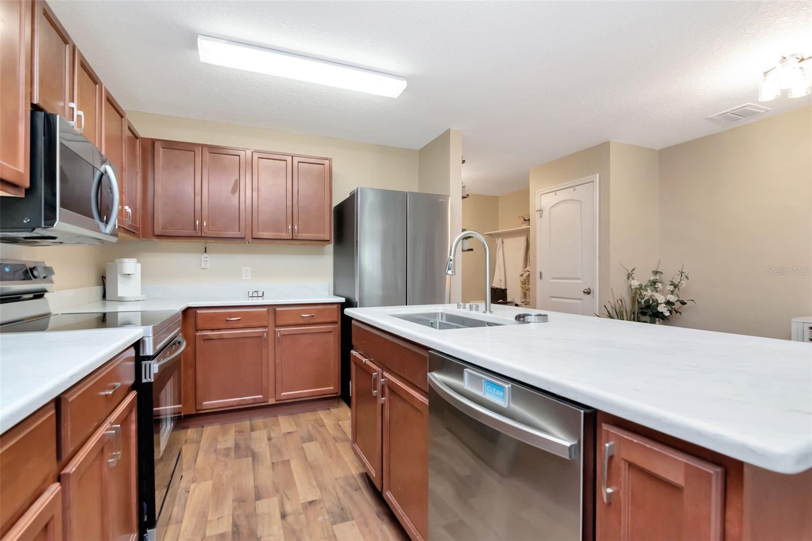 Image 18 of 61 For 5572 Maggiore Boulevard