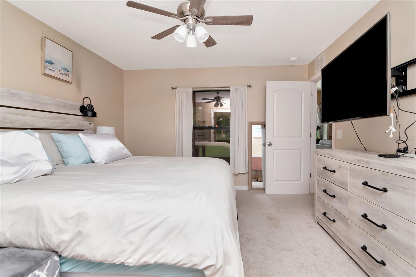Image 21 of 61 For 5572 Maggiore Boulevard