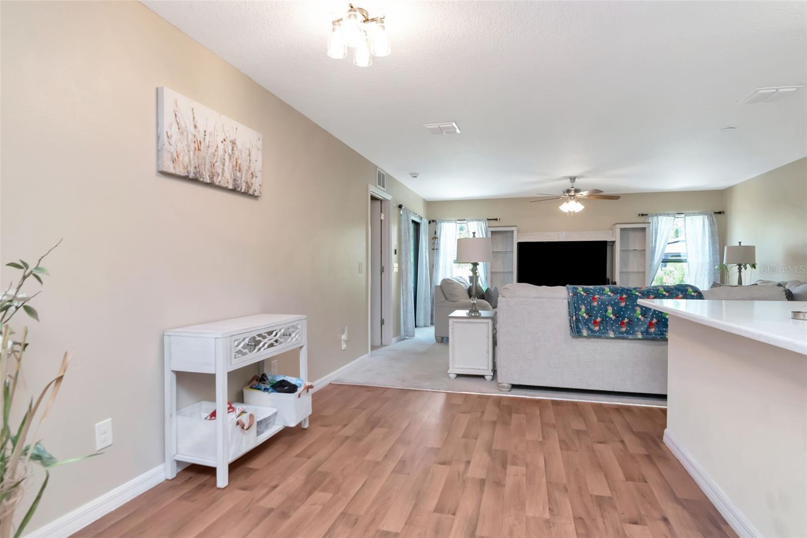 Image 9 of 61 For 5572 Maggiore Boulevard