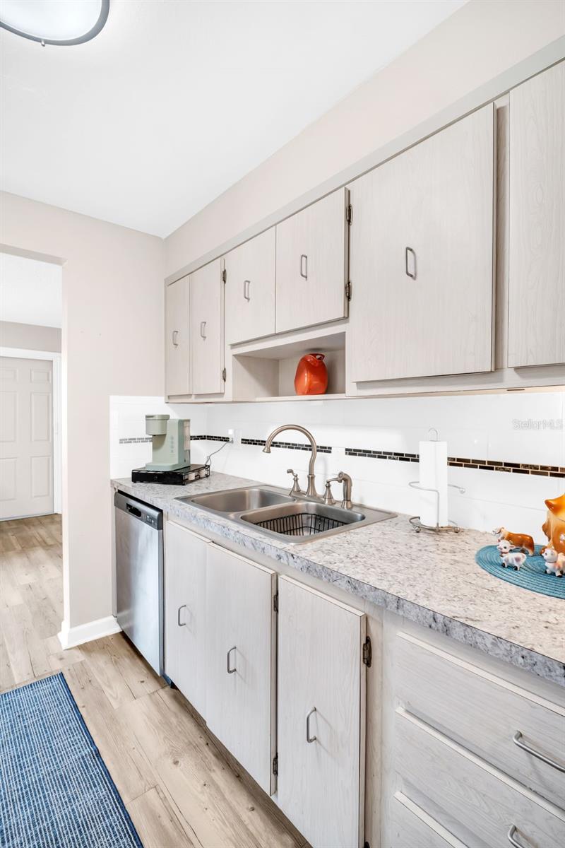 Image 13 of 38 For 10036 63rd Avenue N 6
