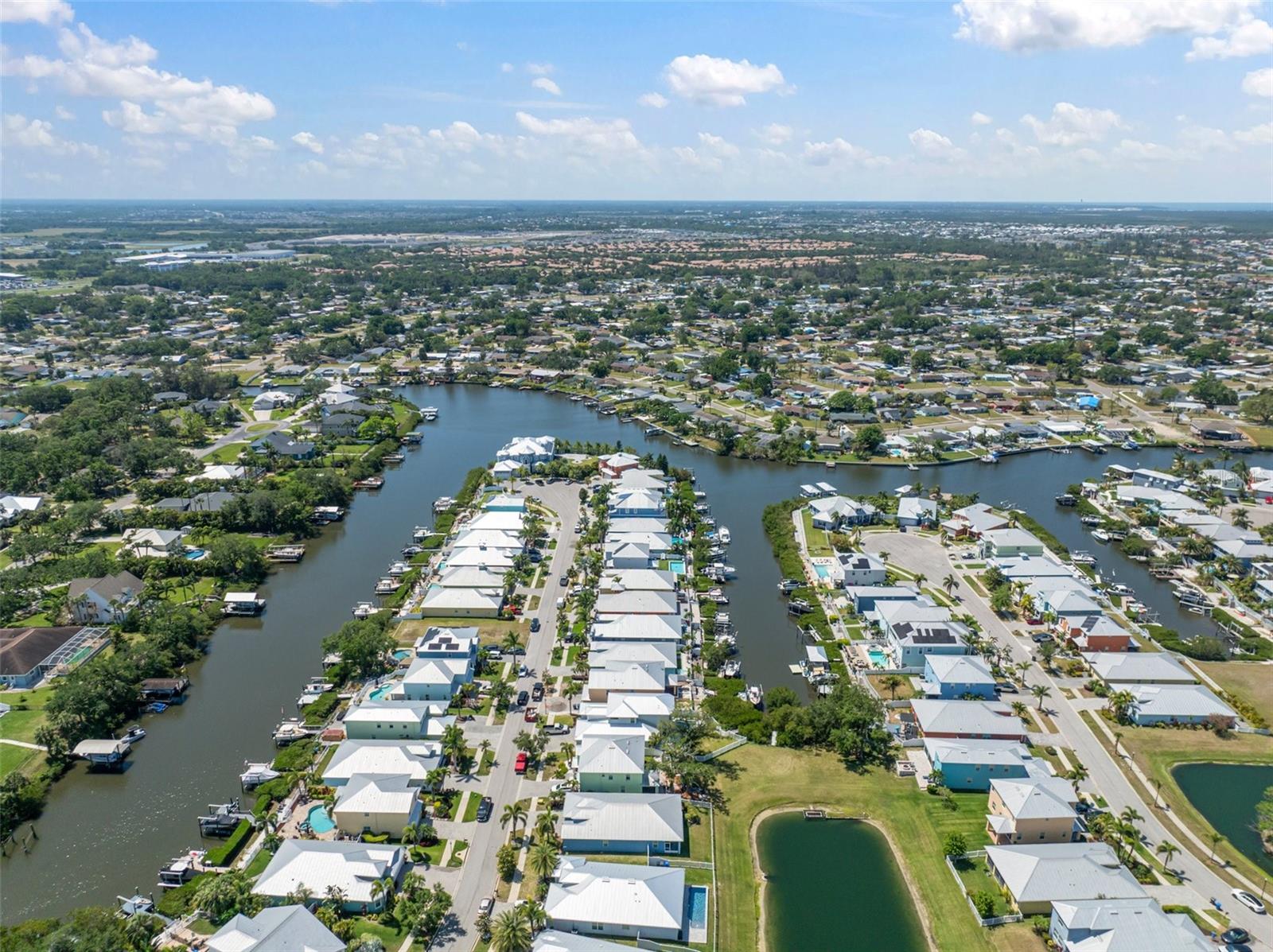 Image 2 of 32 For 424 Bahama Grande Boulevard