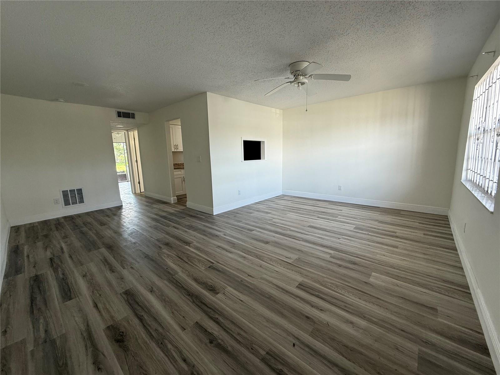 Image 3 of 8 For 9209 Tudor Drive C102
