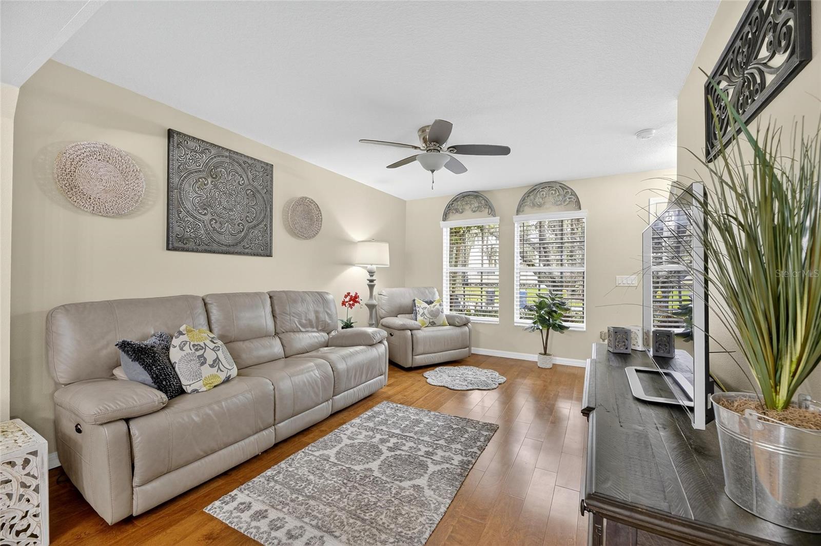 Image 10 of 53 For 3008 Amber Oak Drive