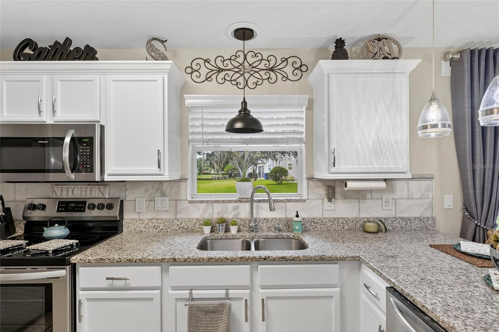 Image 19 of 53 For 3008 Amber Oak Drive