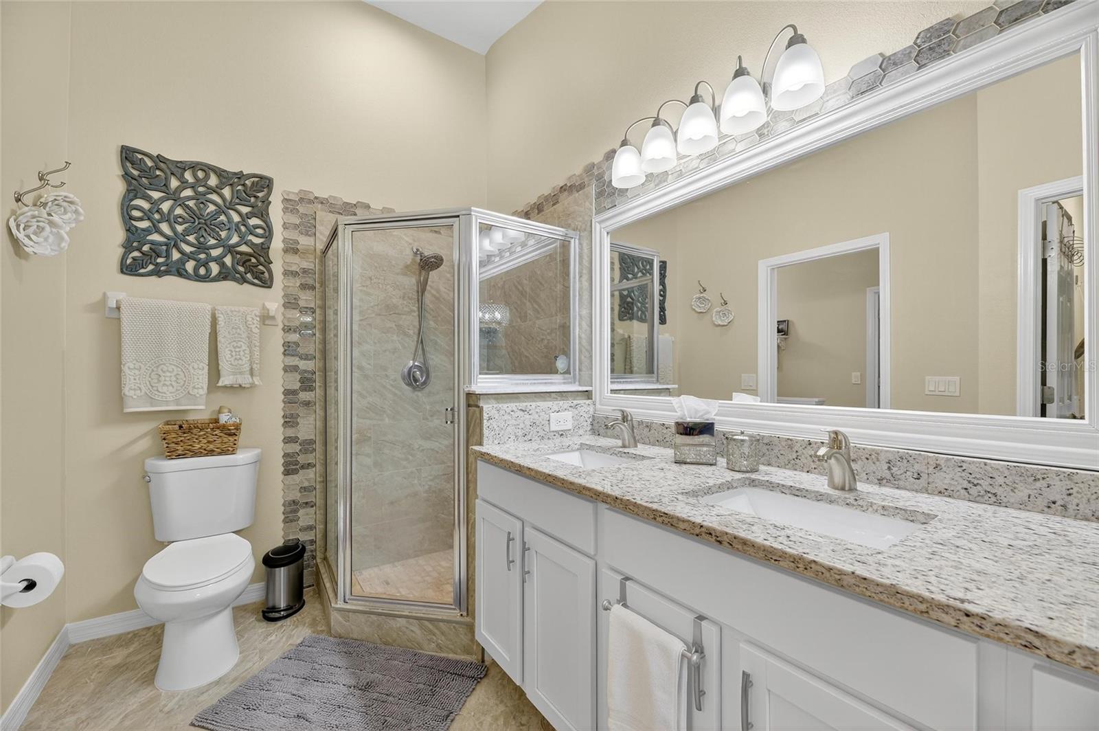 Image 34 of 53 For 3008 Amber Oak Drive