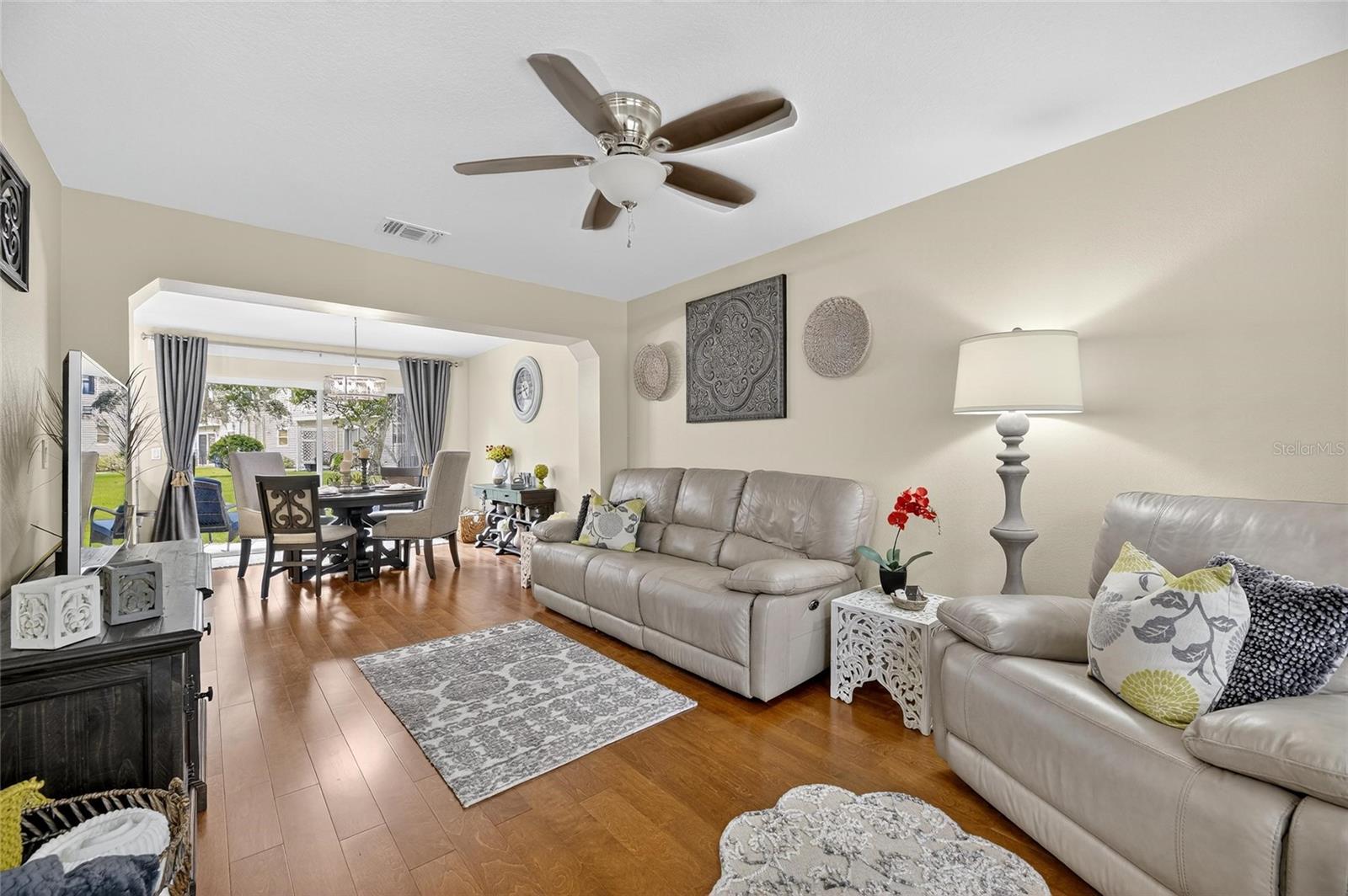 Image 5 of 53 For 3008 Amber Oak Drive