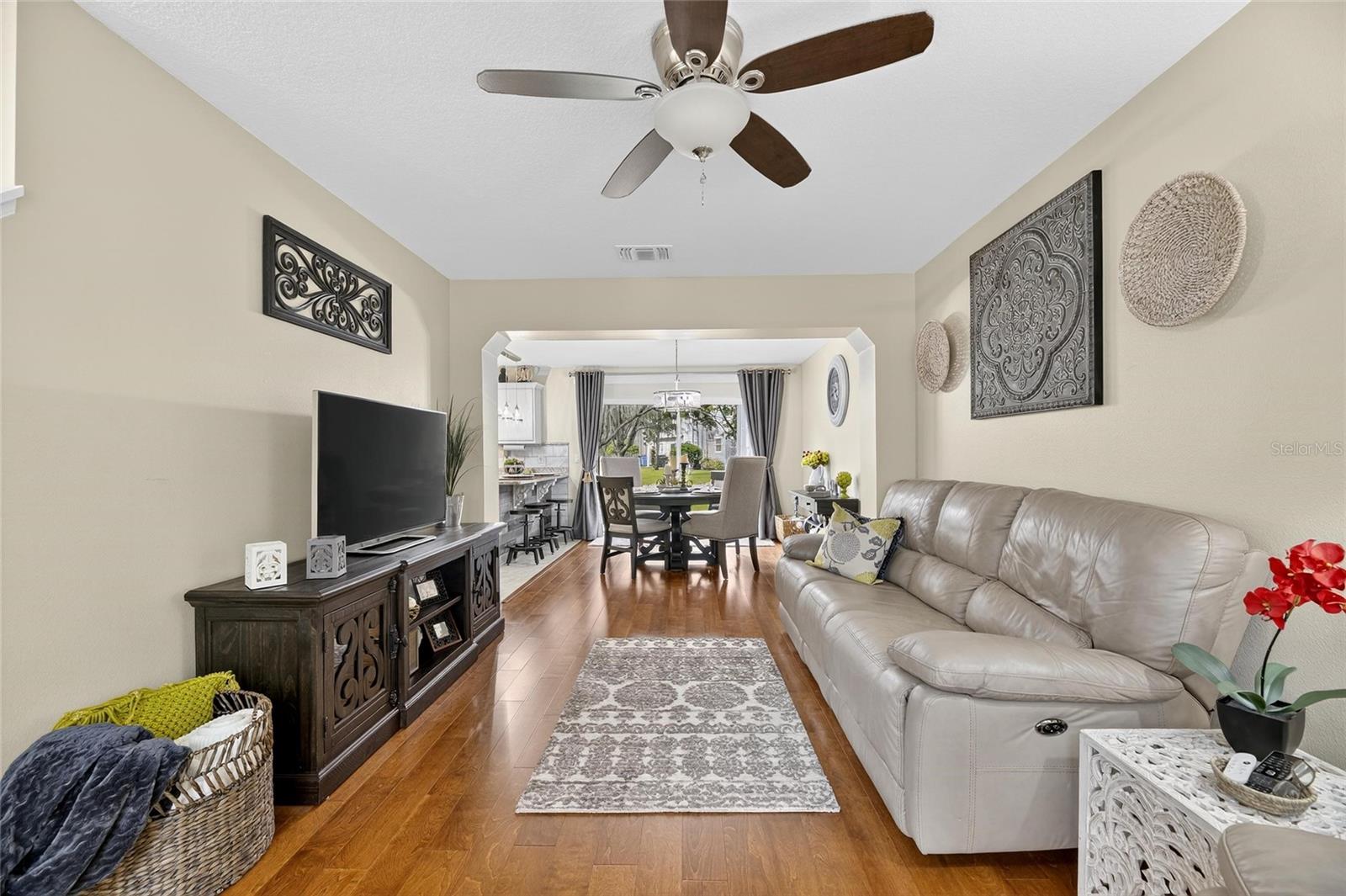 Image 6 of 53 For 3008 Amber Oak Drive