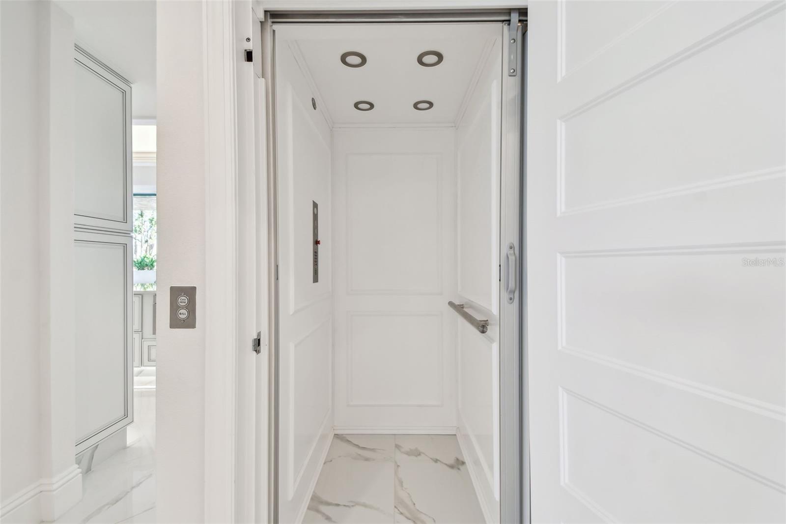 Image 10 of 76 For 1560 Gulf Boulevard 306
