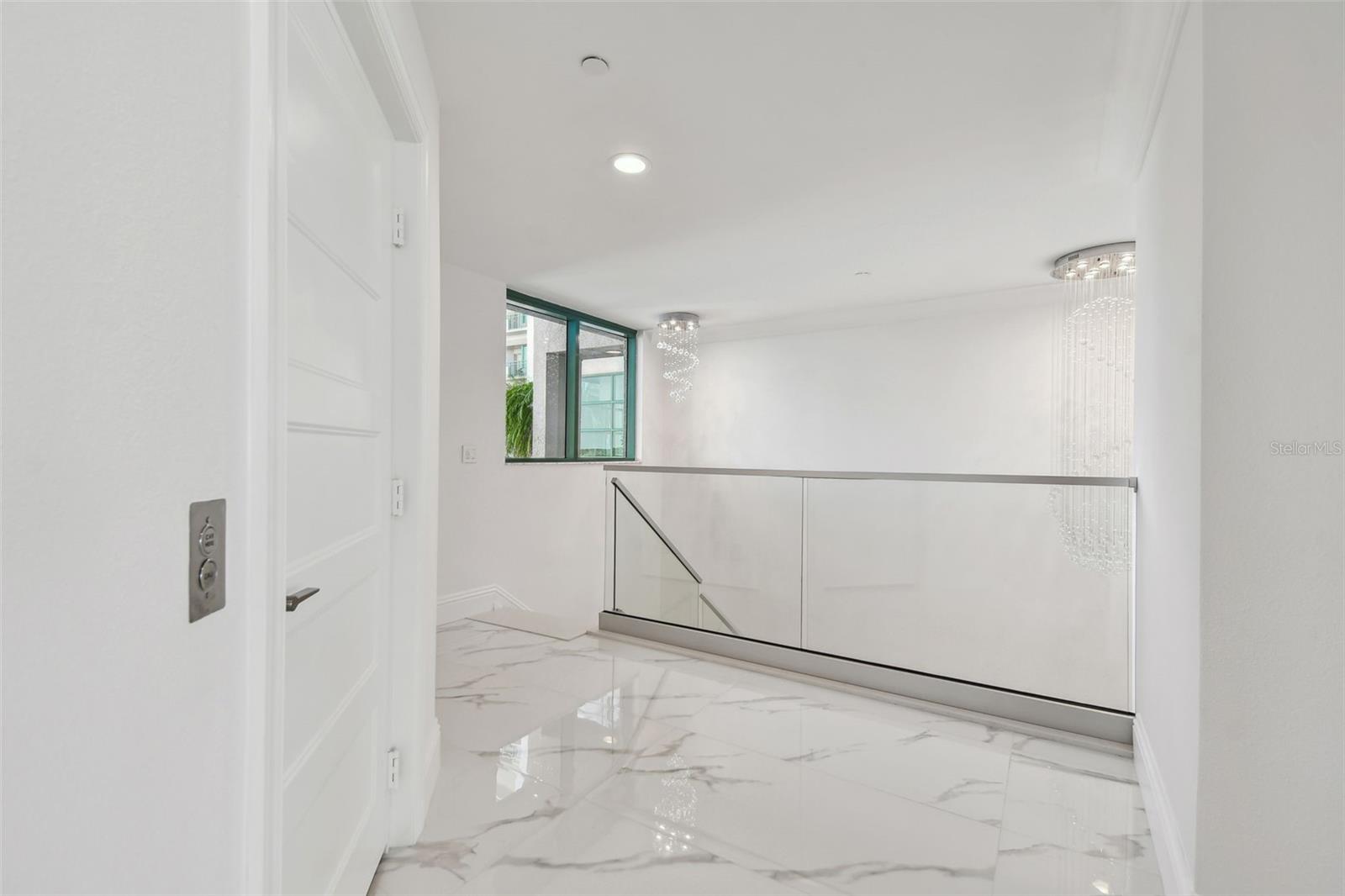 Image 12 of 76 For 1560 Gulf Boulevard 306