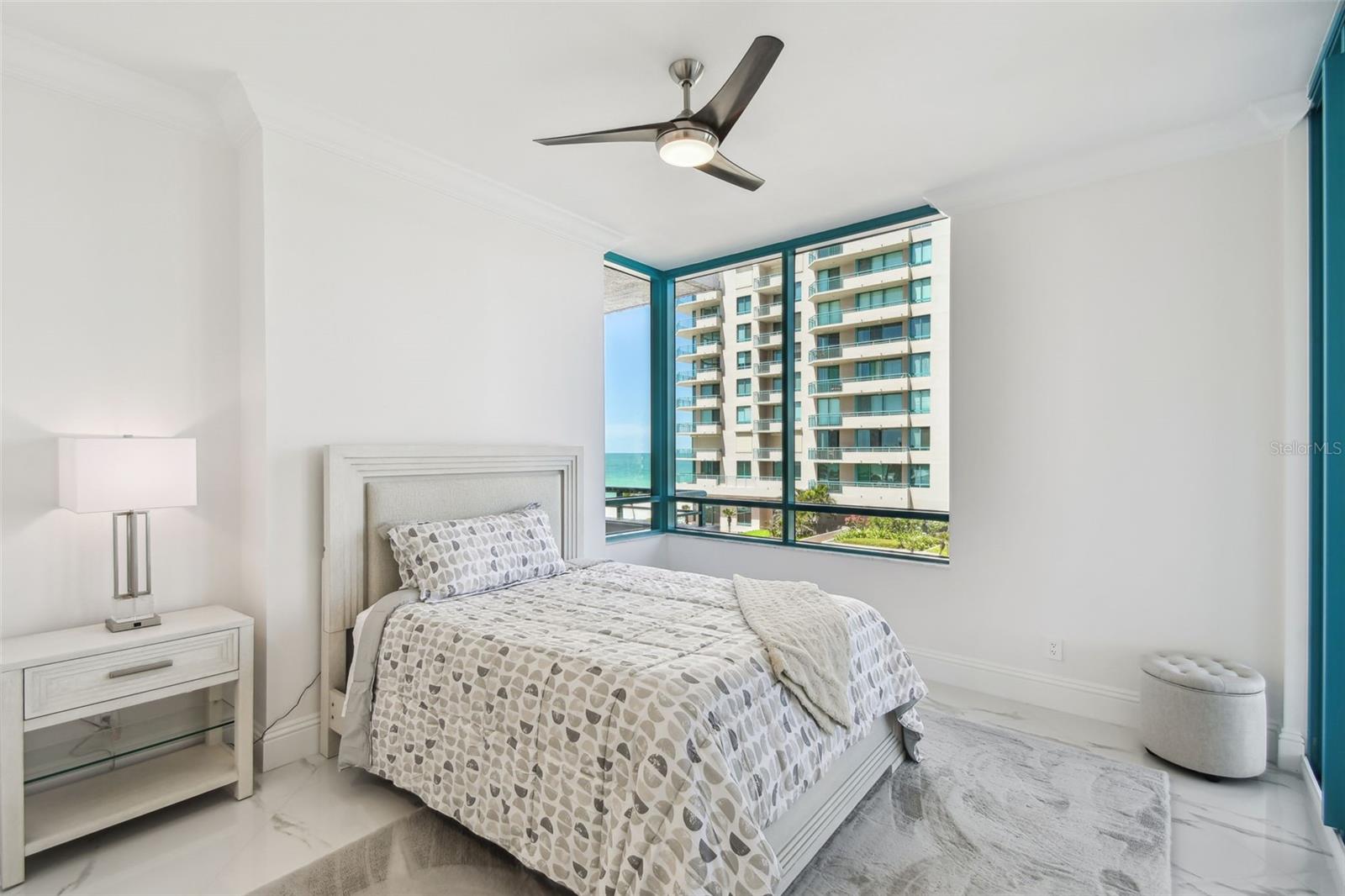 Image 26 of 76 For 1560 Gulf Boulevard 306