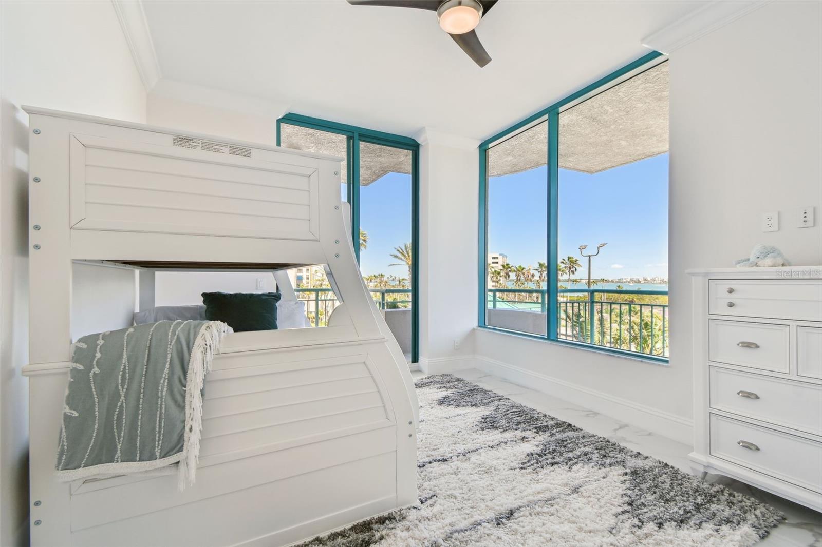 Image 32 of 76 For 1560 Gulf Boulevard 306