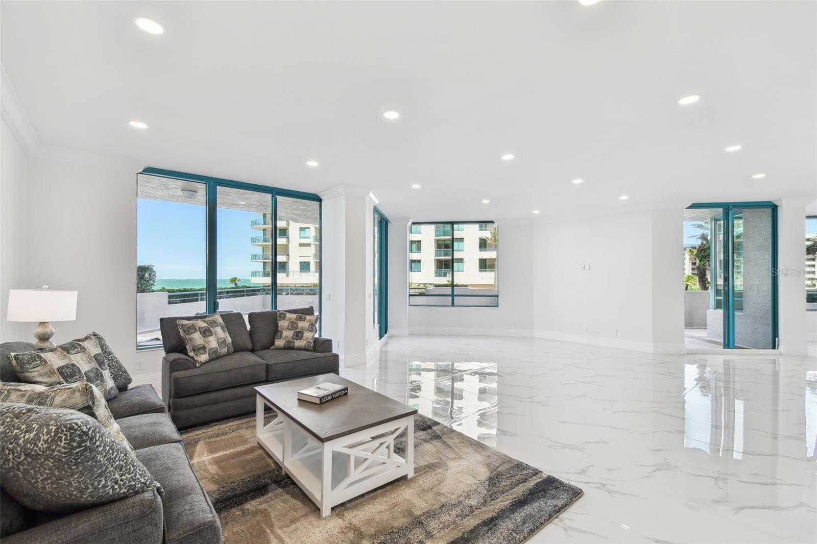 Image 4 of 76 For 1560 Gulf Boulevard 306