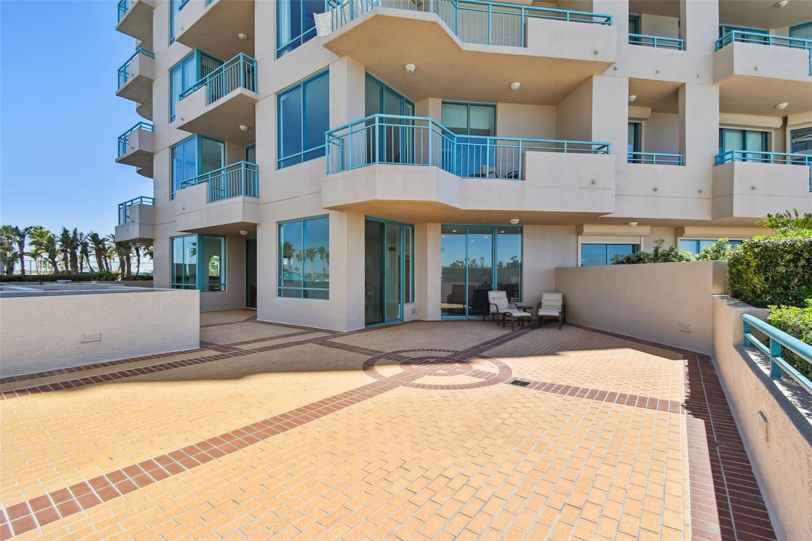 Image 41 of 76 For 1560 Gulf Boulevard 306