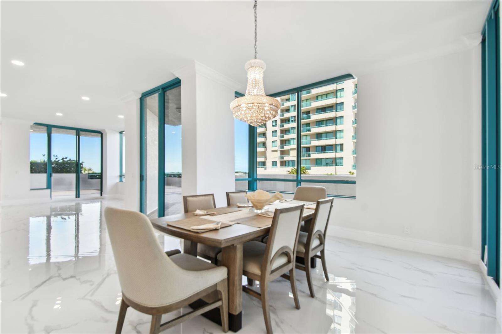 Image 5 of 76 For 1560 Gulf Boulevard 306