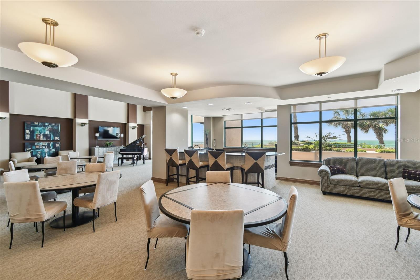 Image 60 of 76 For 1560 Gulf Boulevard 306