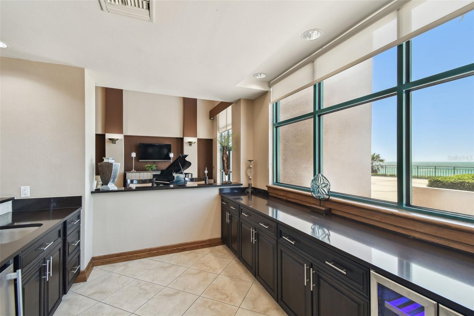 Image 62 of 76 For 1560 Gulf Boulevard 306