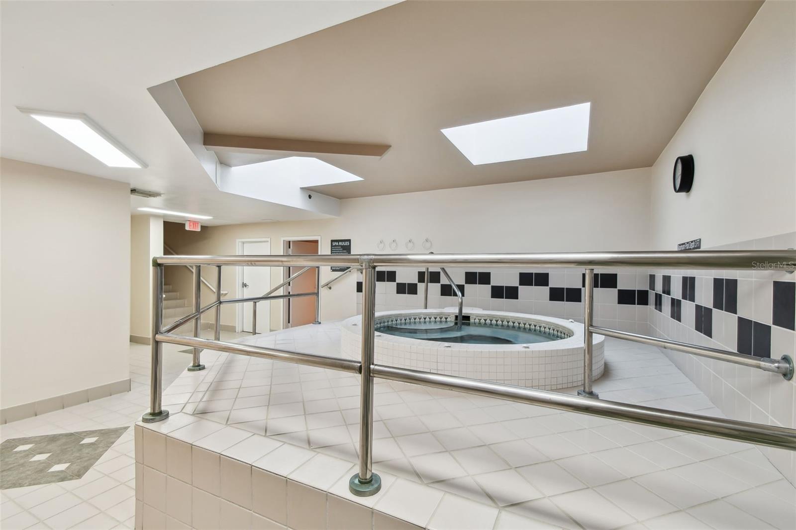 Image 71 of 76 For 1560 Gulf Boulevard 306