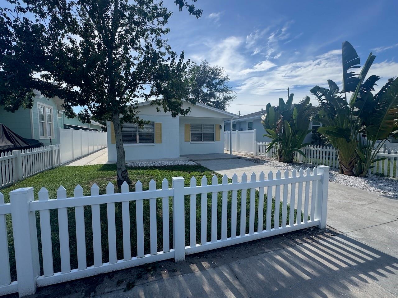Image 2 of 19 For 3042 Highland Street N