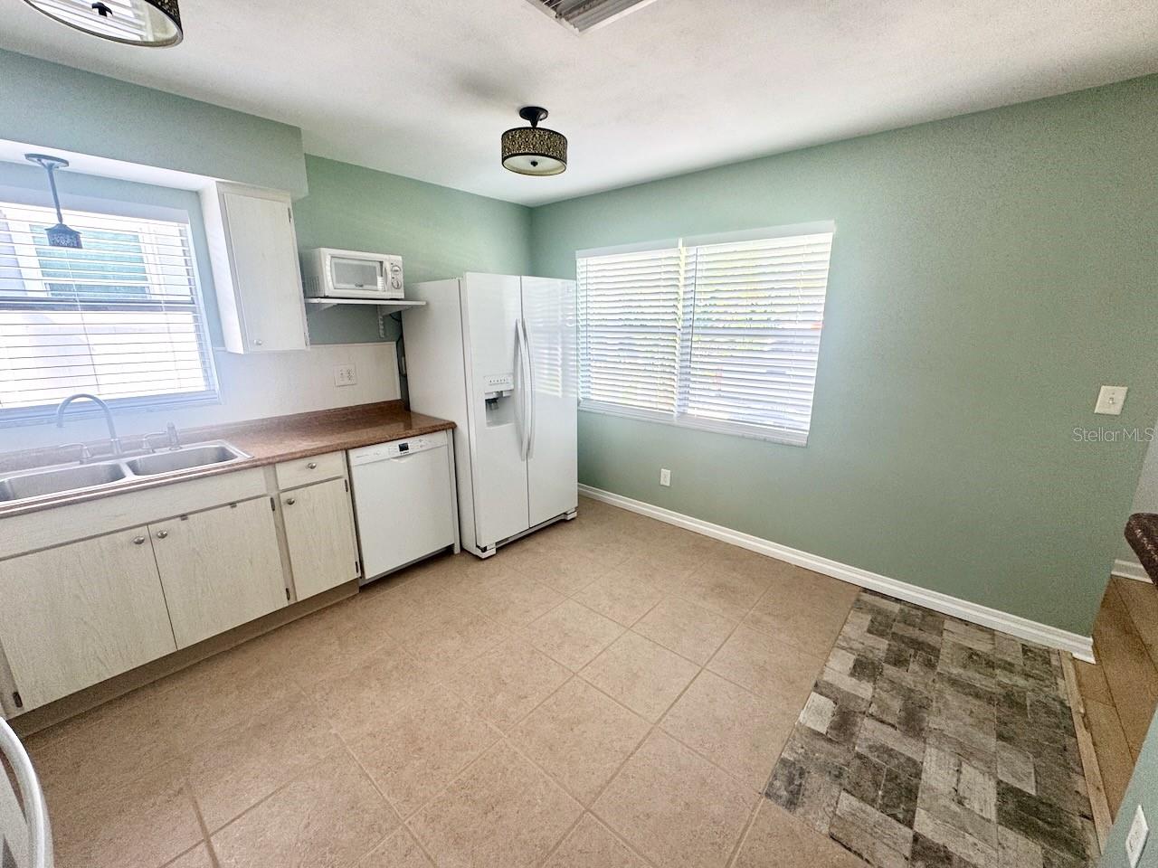 Image 5 of 19 For 3042 Highland Street N