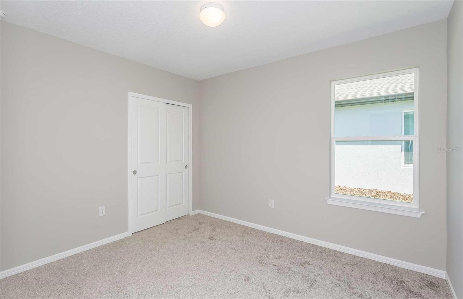 Listing photo id 8 for 3778 Hornbeam Road