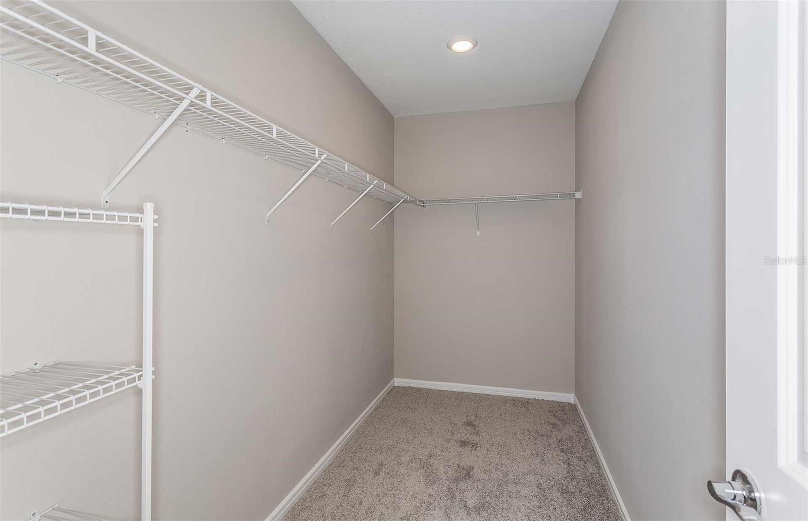 Listing photo id 6 for 3778 Hornbeam Road