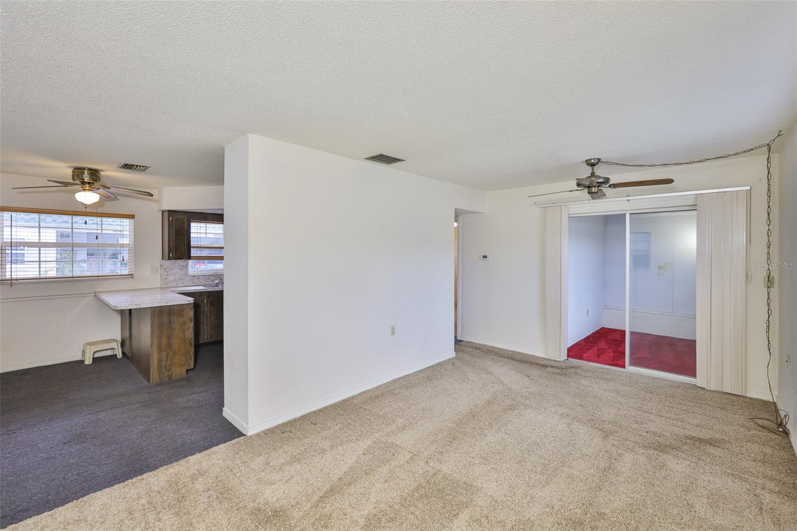Listing photo id 8 for 7741 39th Avenue N