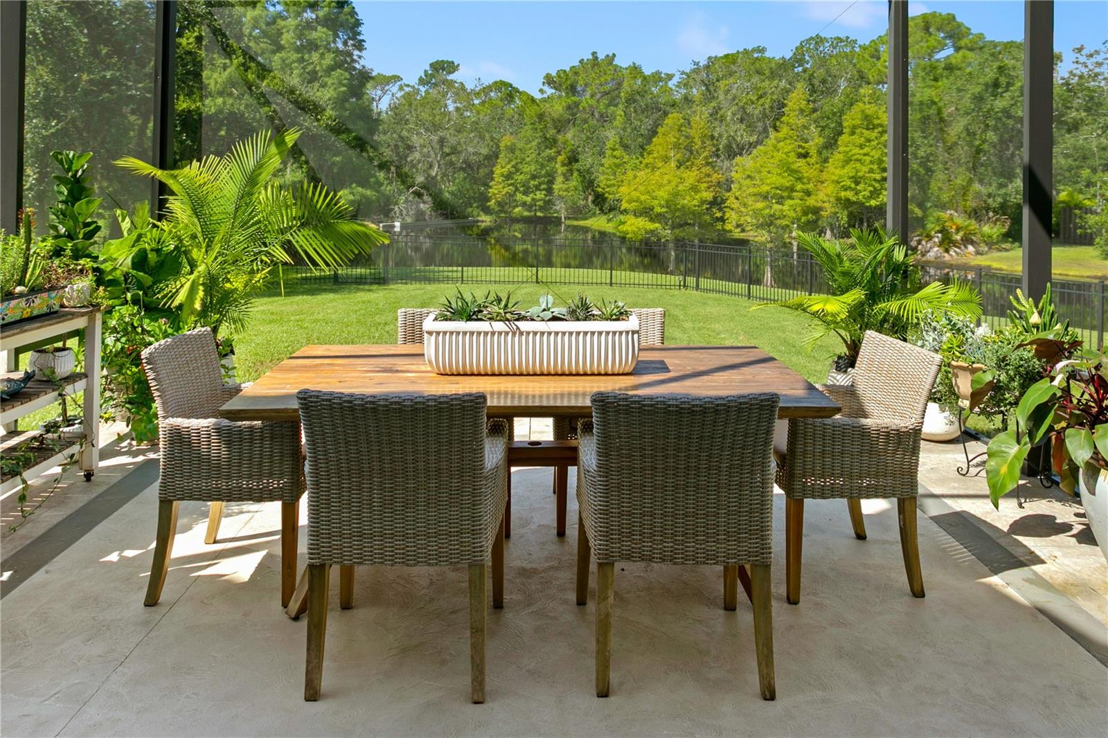 Image 12 of 51 For 7876 Marsh Pointe Drive