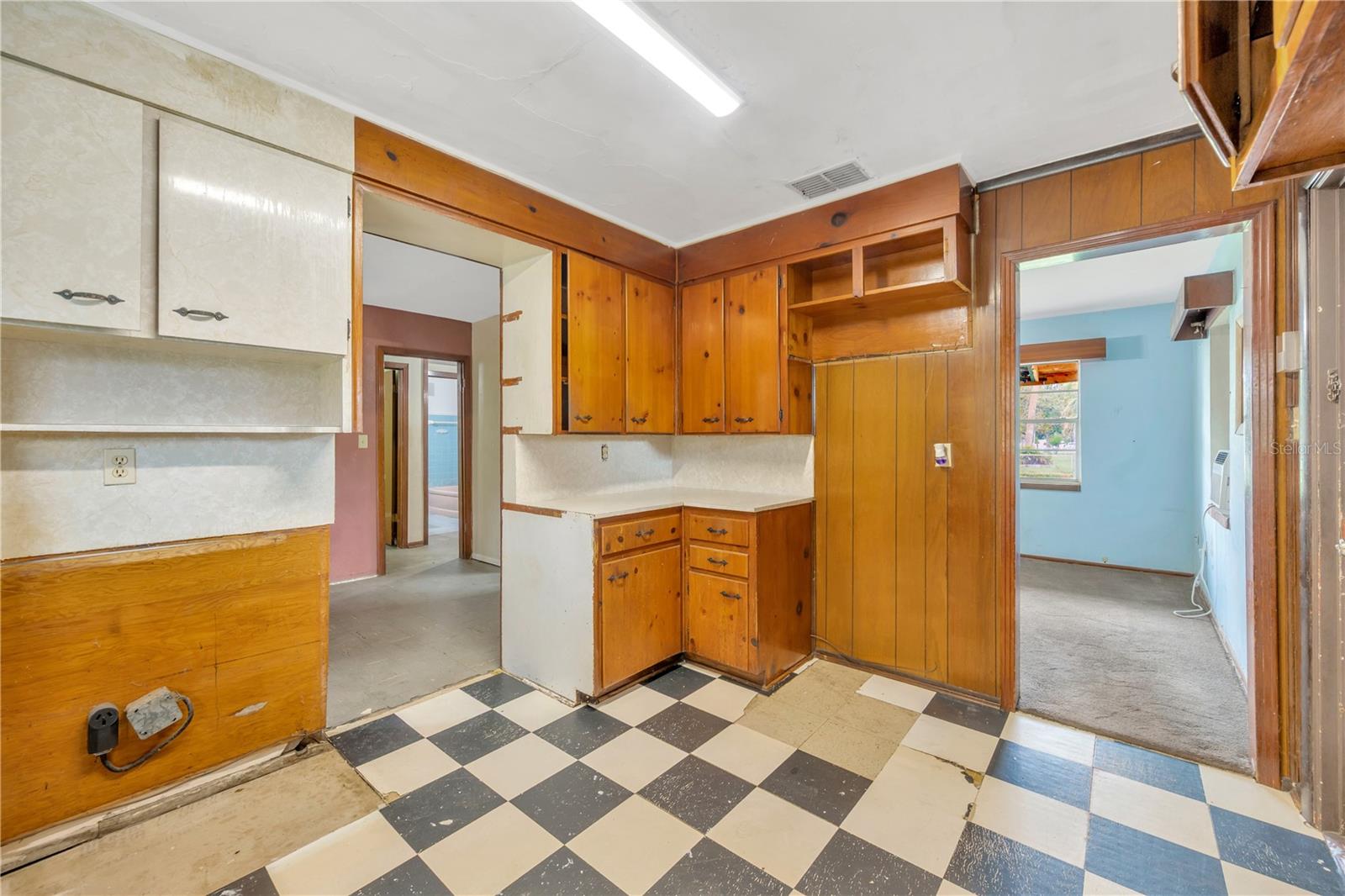 Image 5 of 23 For 430 Pevetty Drive