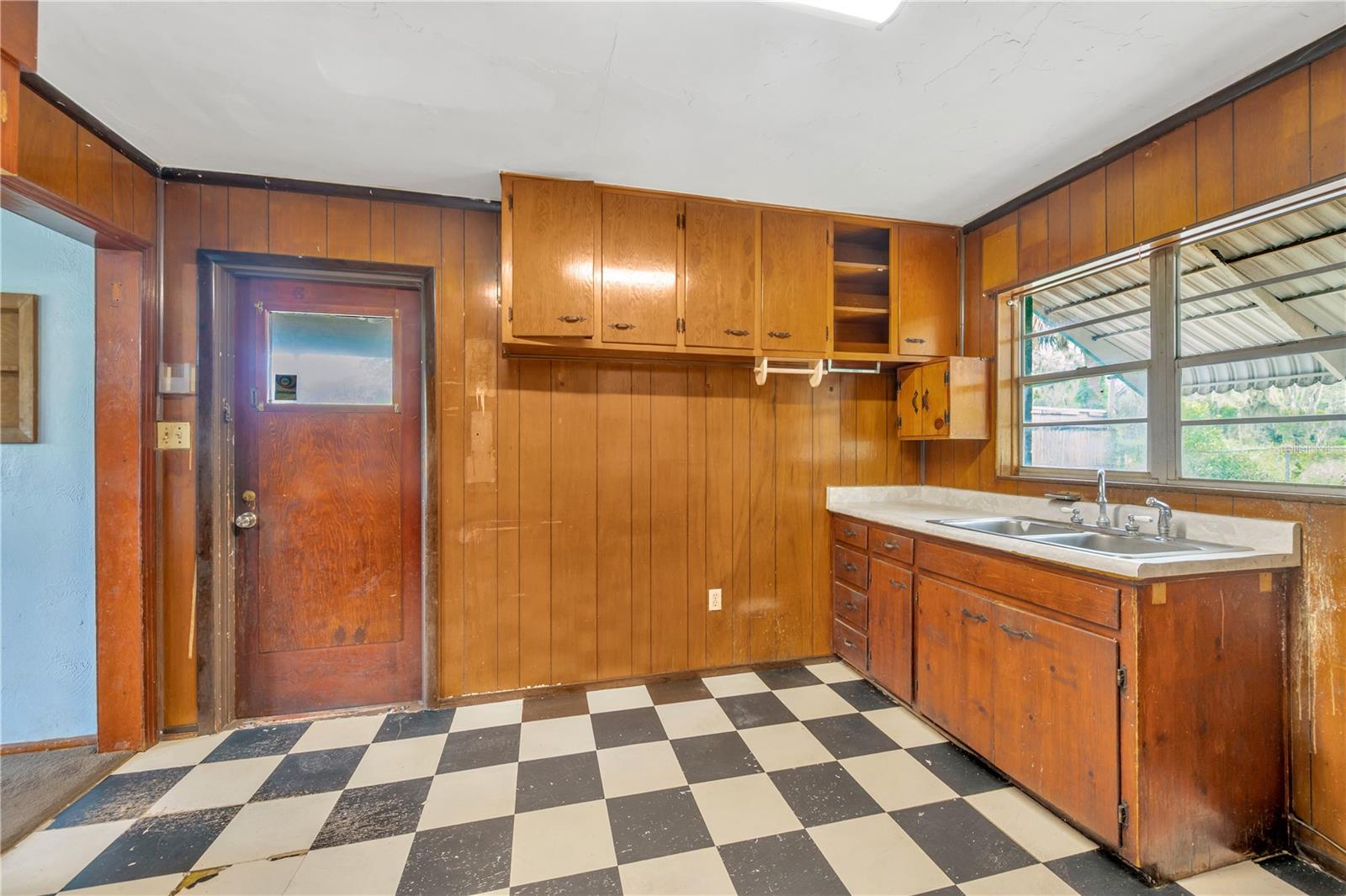 Image 6 of 23 For 430 Pevetty Drive