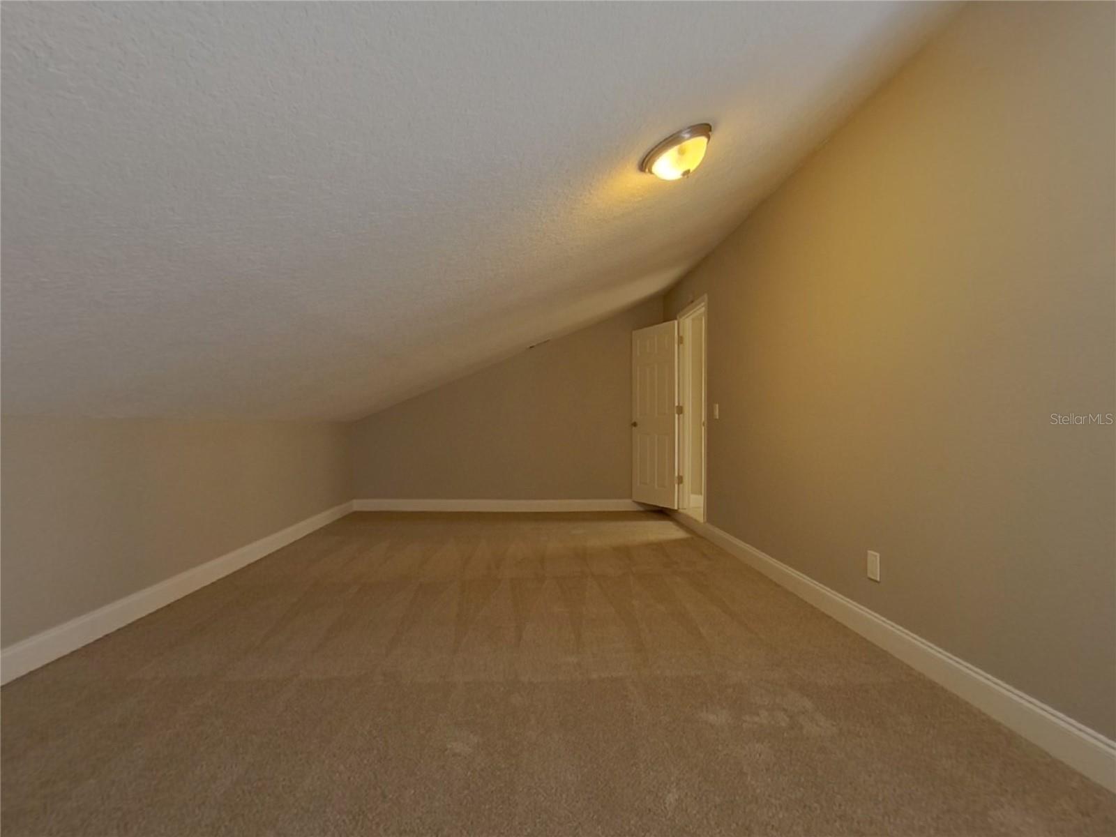 Image 17 of 23 For 702 Keeneland Pike