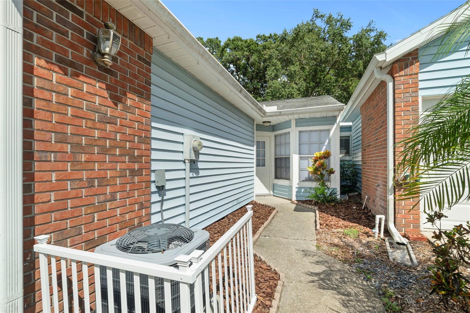 Image 21 of 34 For 3132 Beecher Dr E