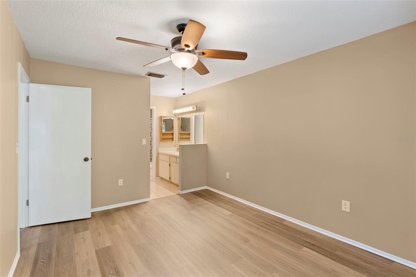 Image 32 of 34 For 3132 Beecher Dr E