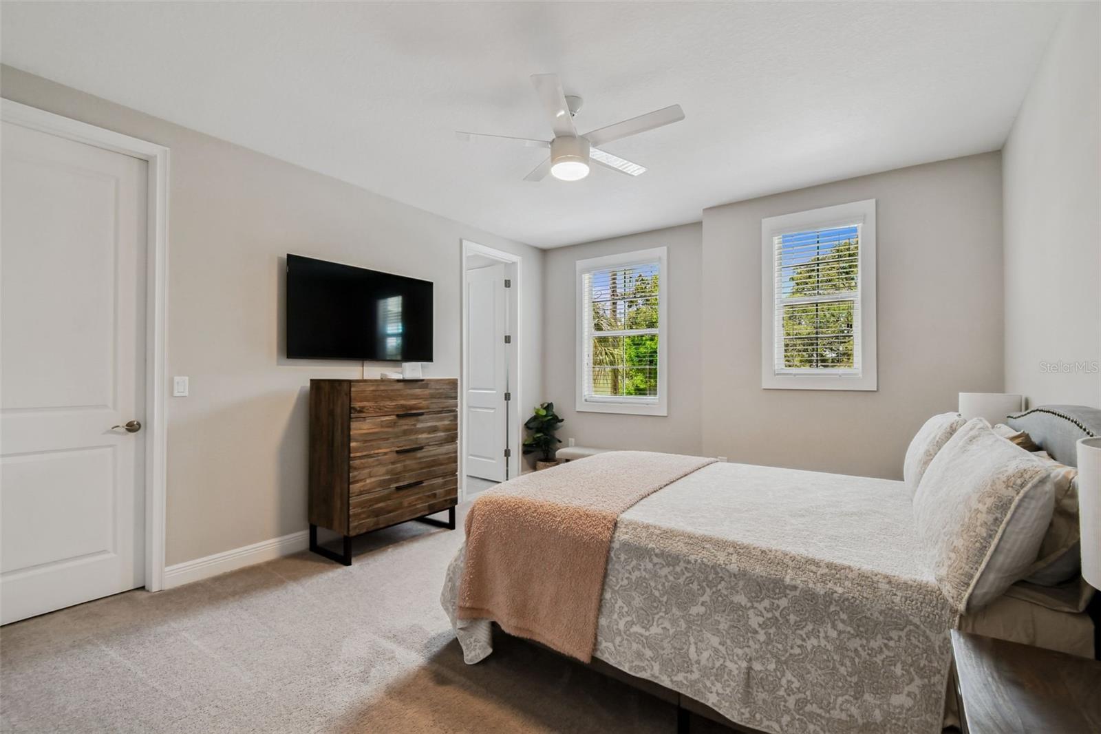 Image 24 of 46 For 5408 Elkins Avenue