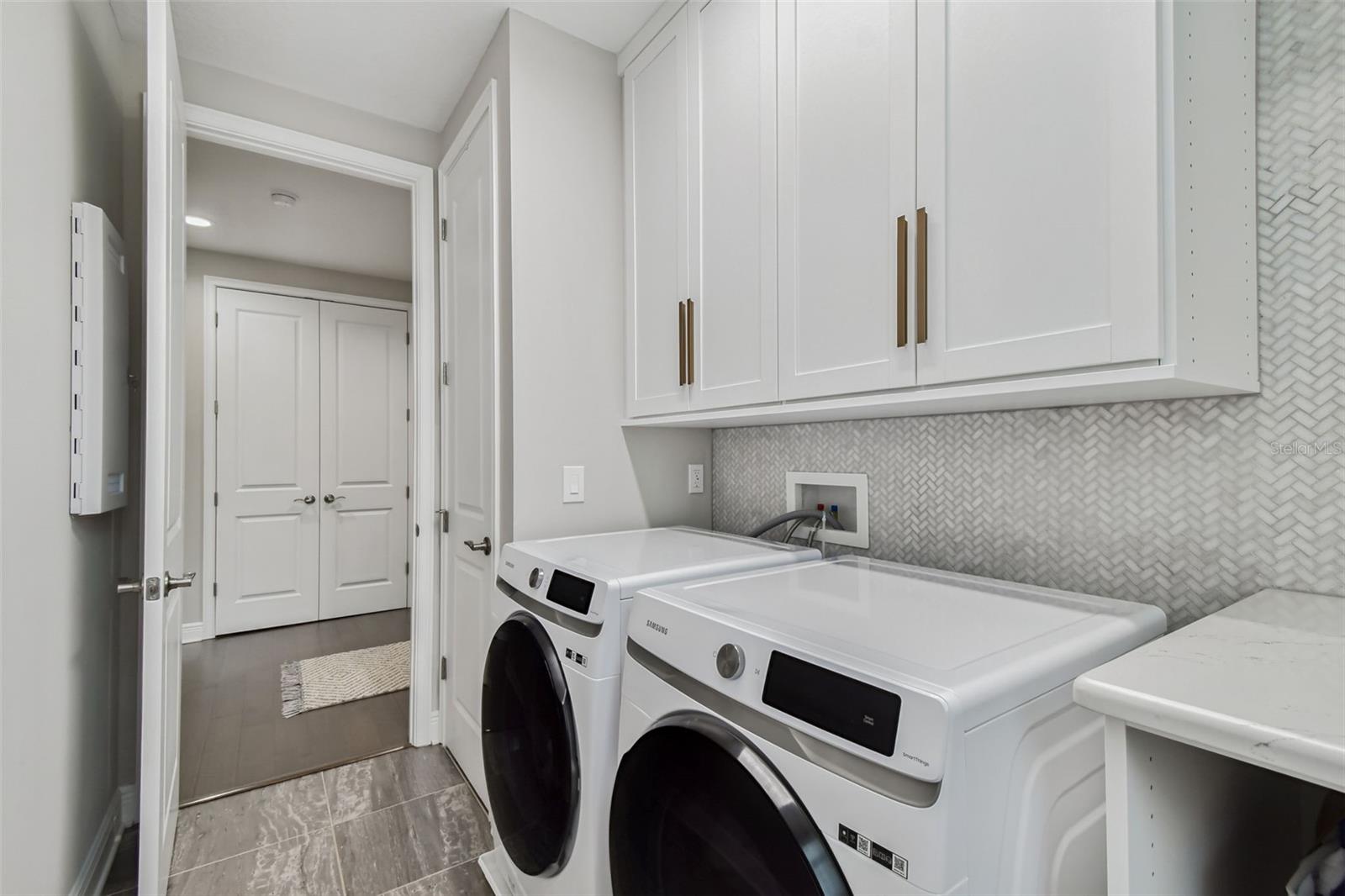 Image 37 of 46 For 5408 Elkins Avenue